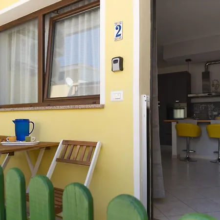 Διαμέρισμα Rosa's House Colorful With Garden Όλμπια